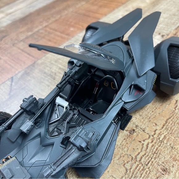 DC Batman Batmobile Justice League Collector Toy Car Metal Die Cast Scale 1/24 - Picture 4 of 8